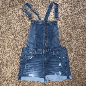 SOLD‼️‼️ Overall Jean shorts